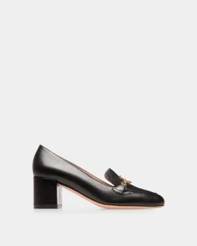 Emblem Pumps In Black Leather